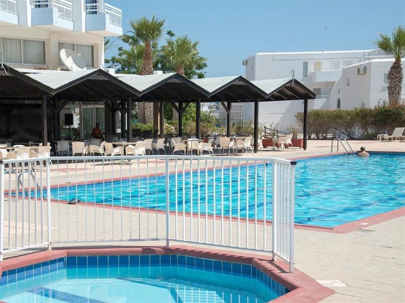 Polycarpia Hotel Pernera Exterior foto
